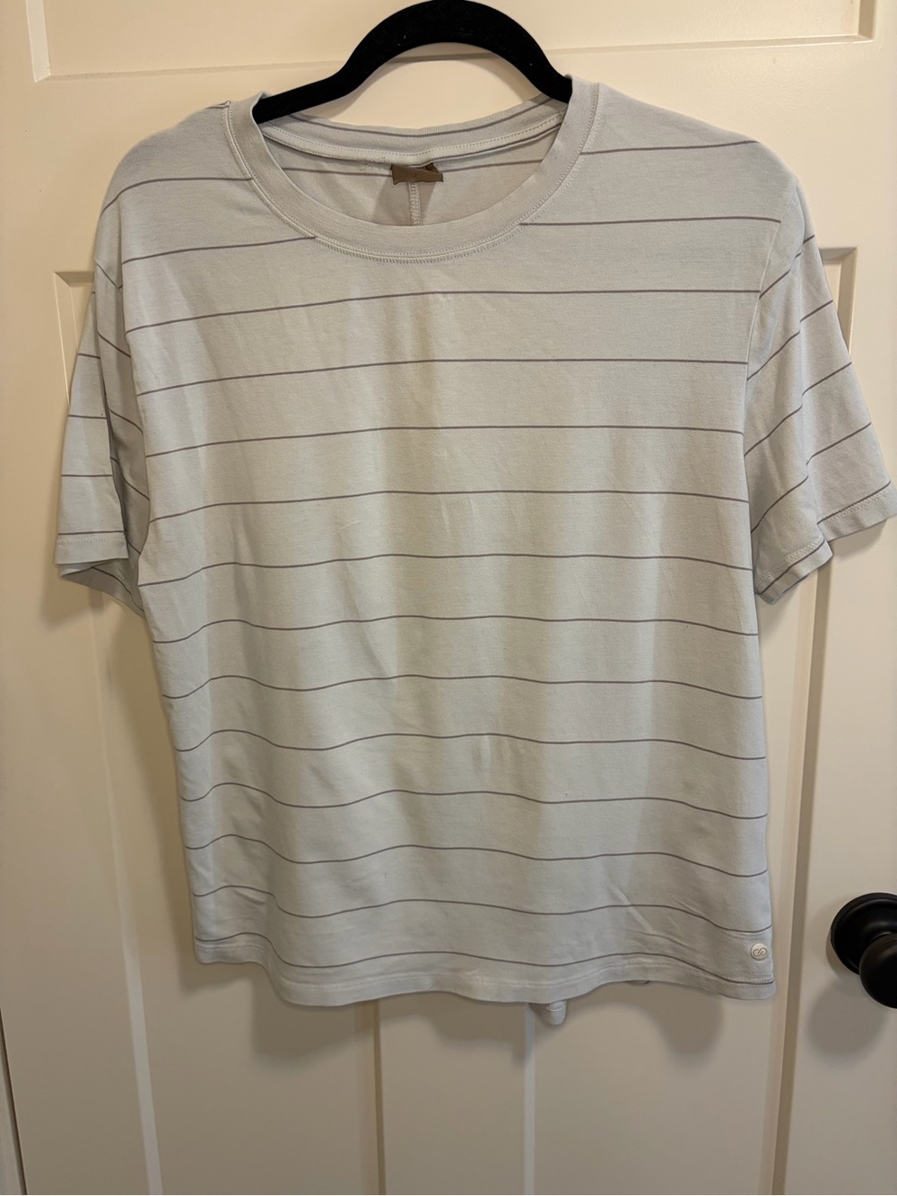 CALIA by Carrie Underwood White Striped Short Sleeve Tee